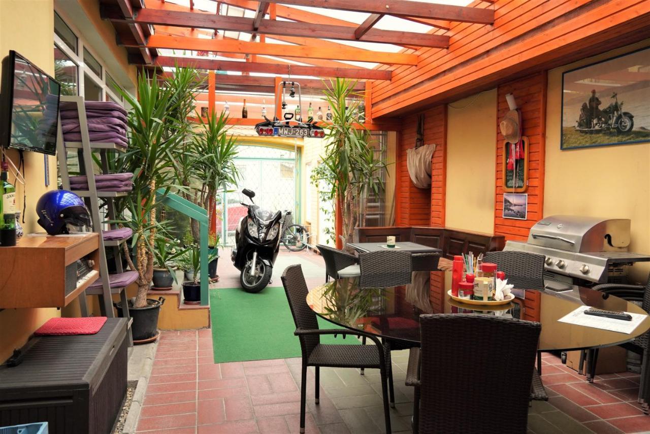 Couette-café Club Haus 502 3*