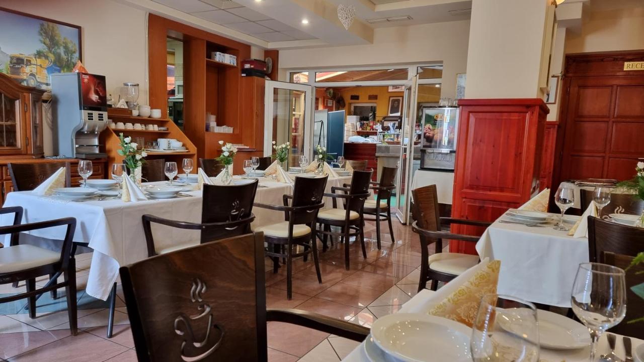 Club Haus 502 Couette-café