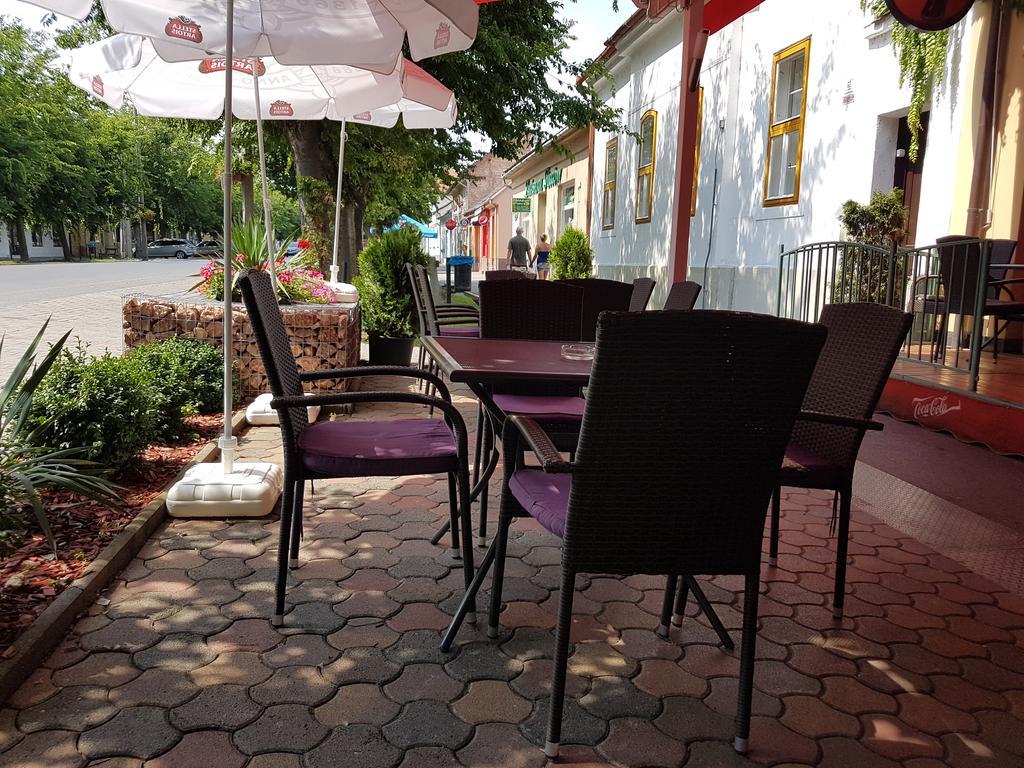 Couette-café Club Haus 502 Kalocsa